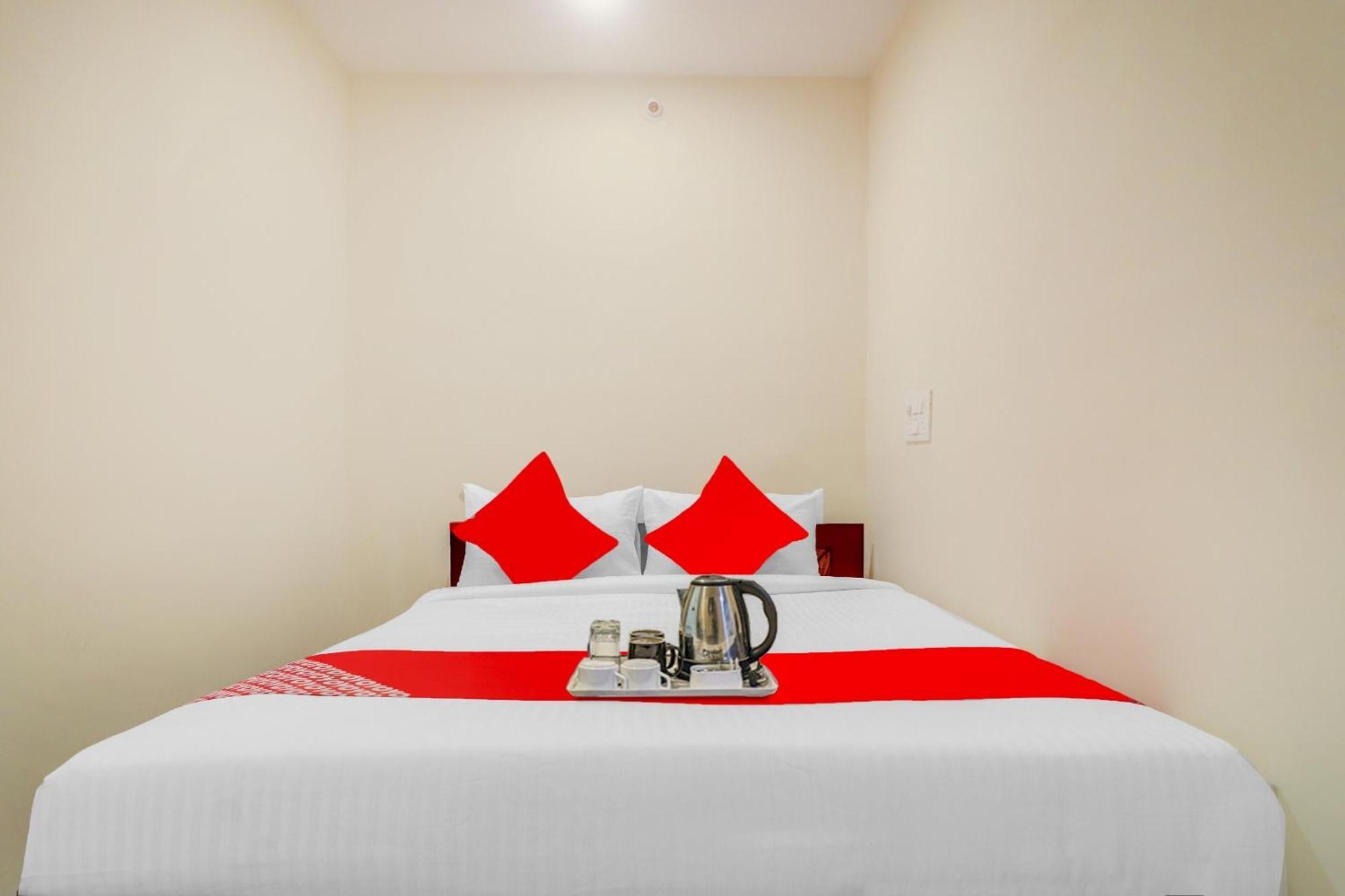 Hotel O Aayush Stay Inn Hyderabad Ngoại thất bức ảnh