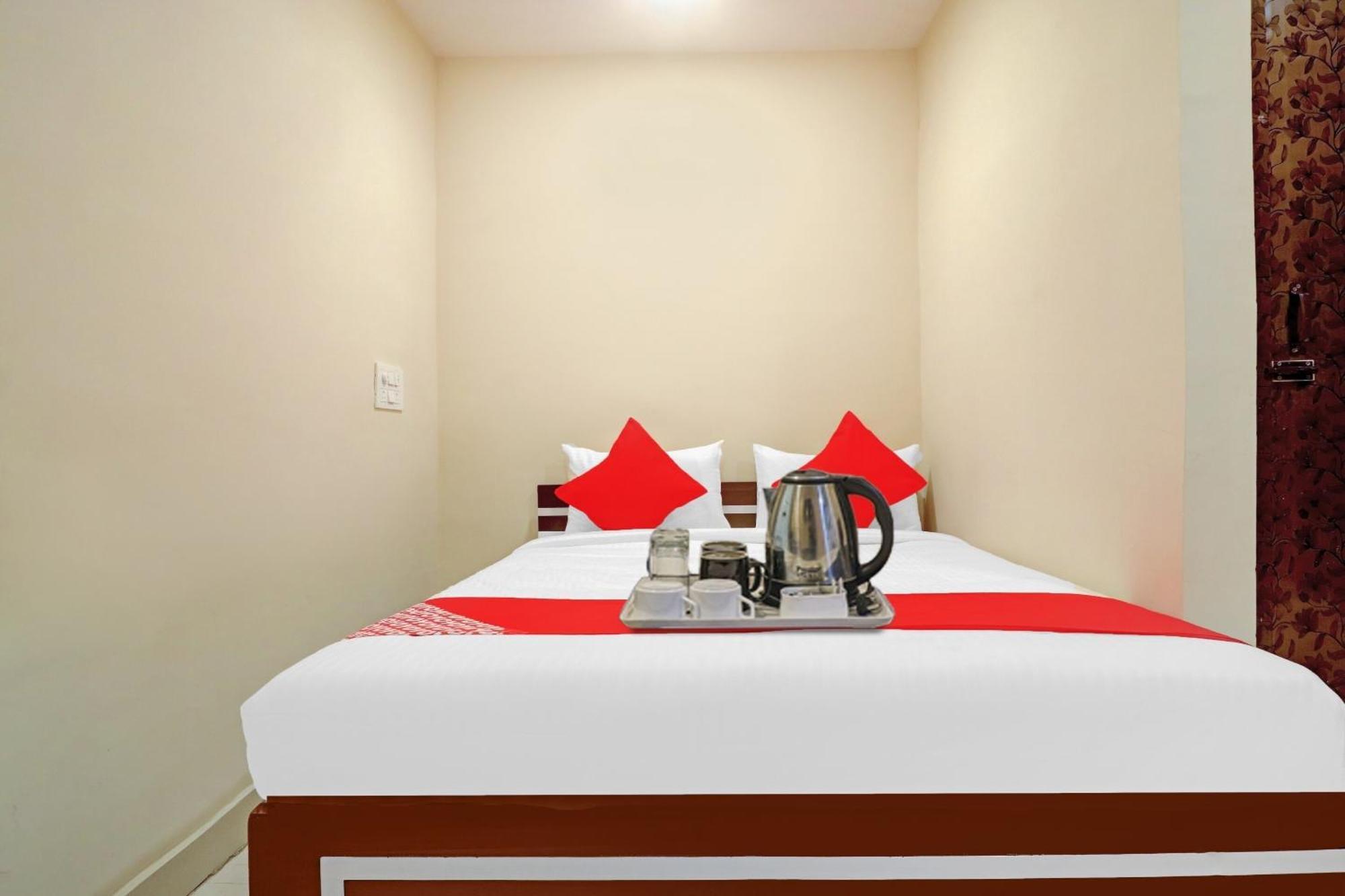 Hotel O Aayush Stay Inn Hyderabad Ngoại thất bức ảnh