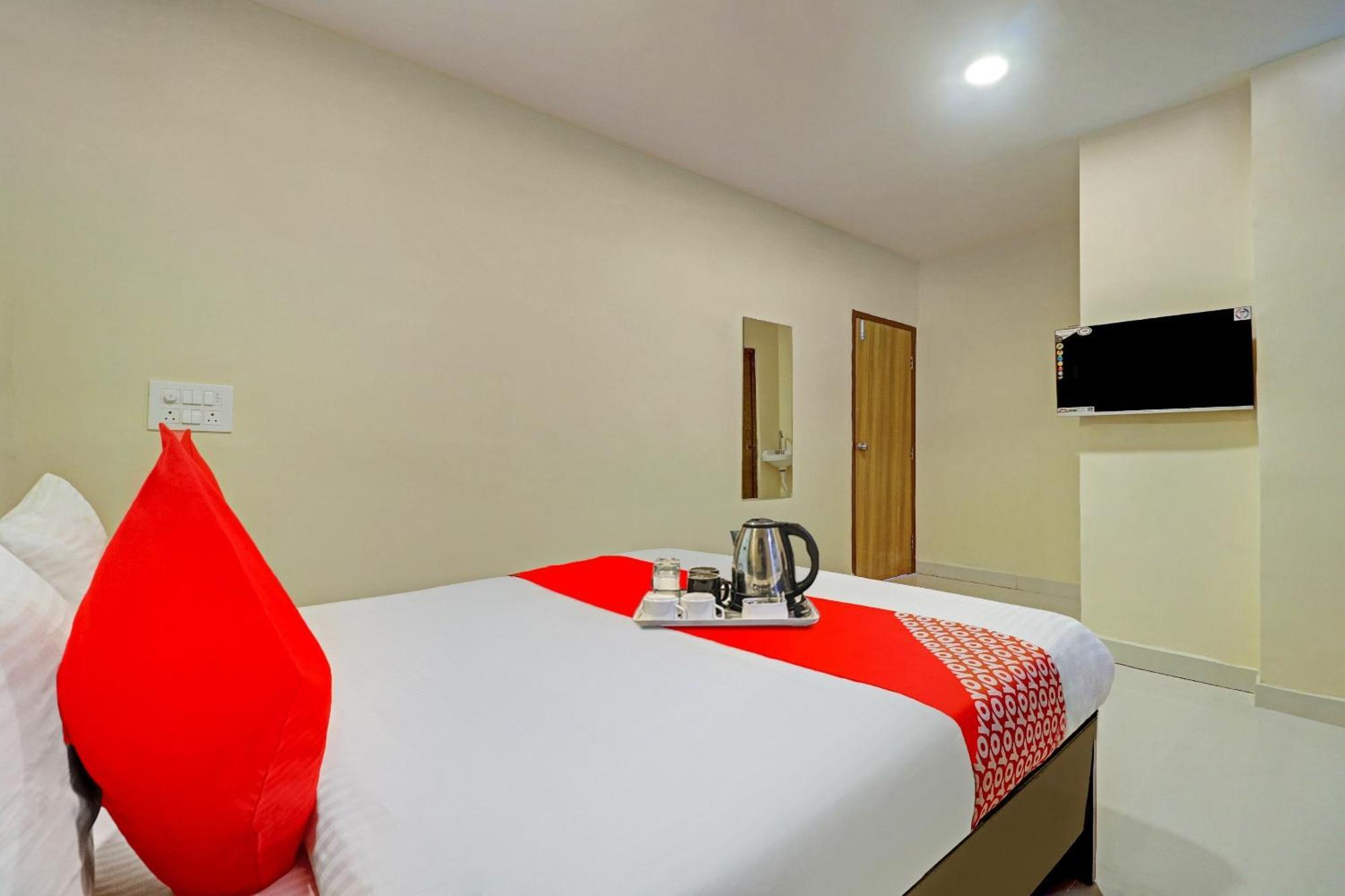 Hotel O Aayush Stay Inn Hyderabad Ngoại thất bức ảnh
