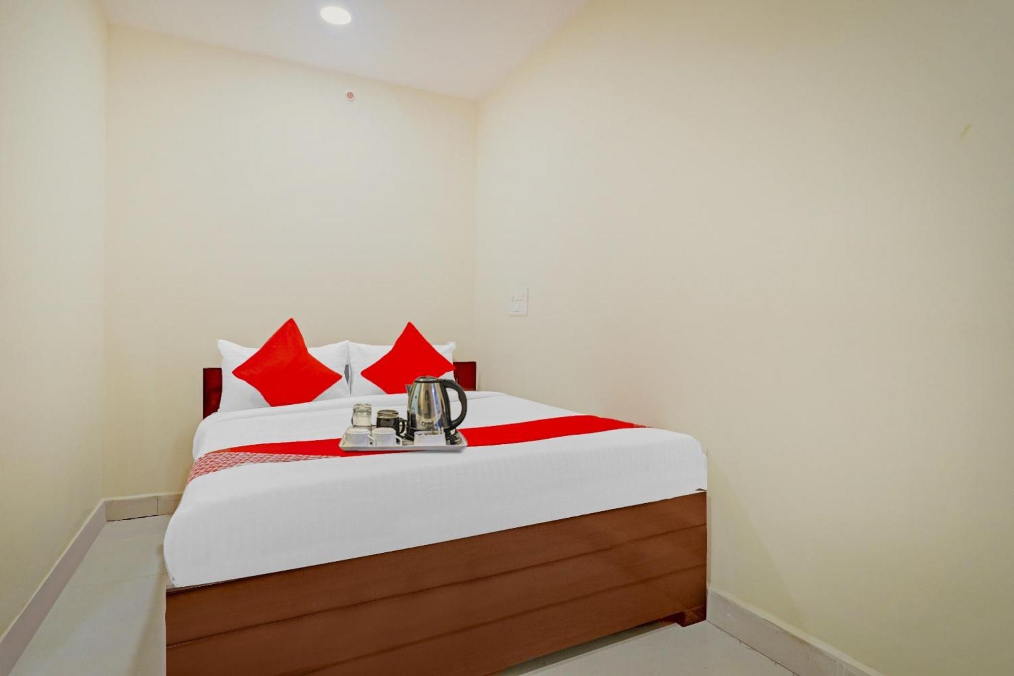Hotel O Aayush Stay Inn Hyderabad Ngoại thất bức ảnh