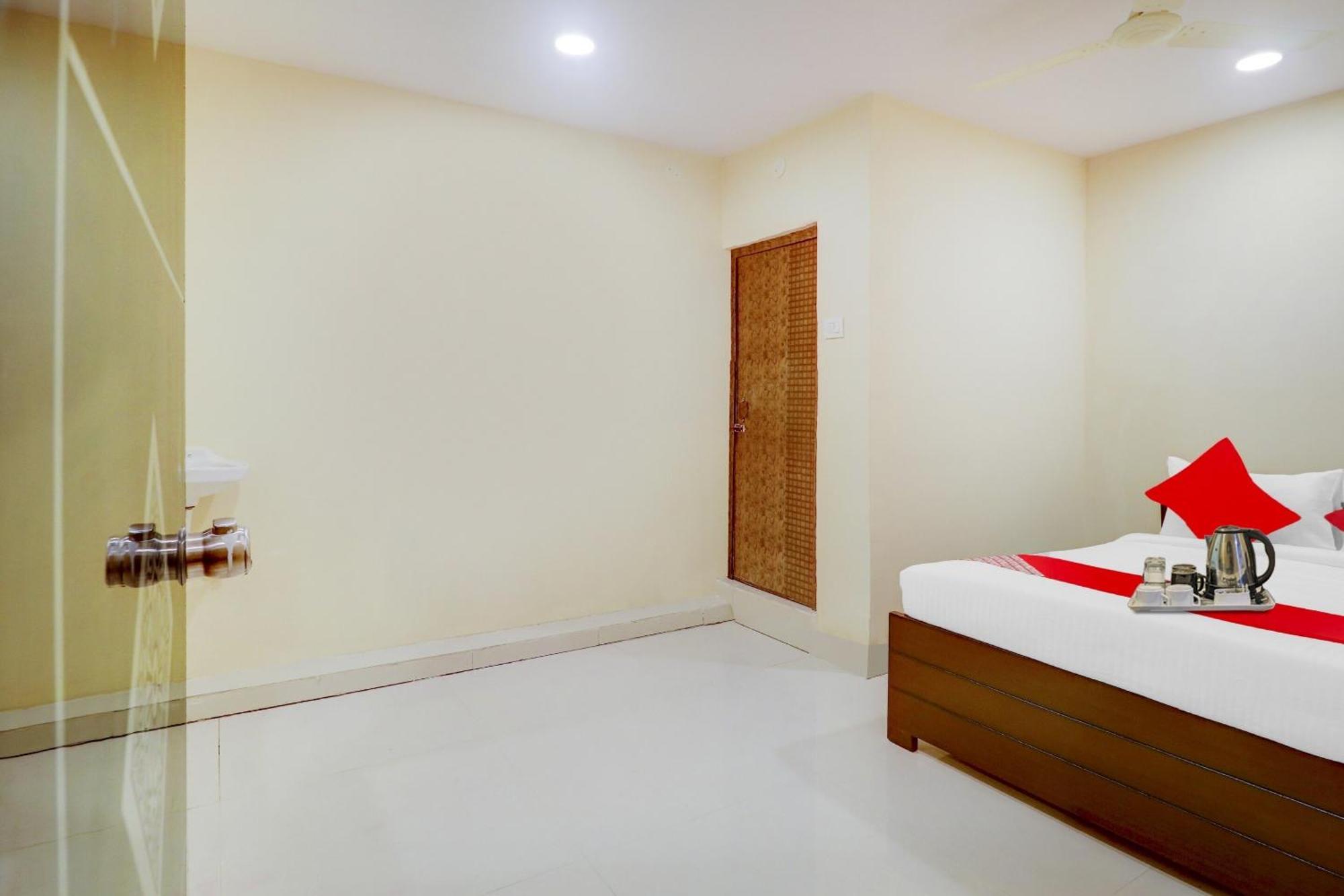 Hotel O Aayush Stay Inn Hyderabad Ngoại thất bức ảnh