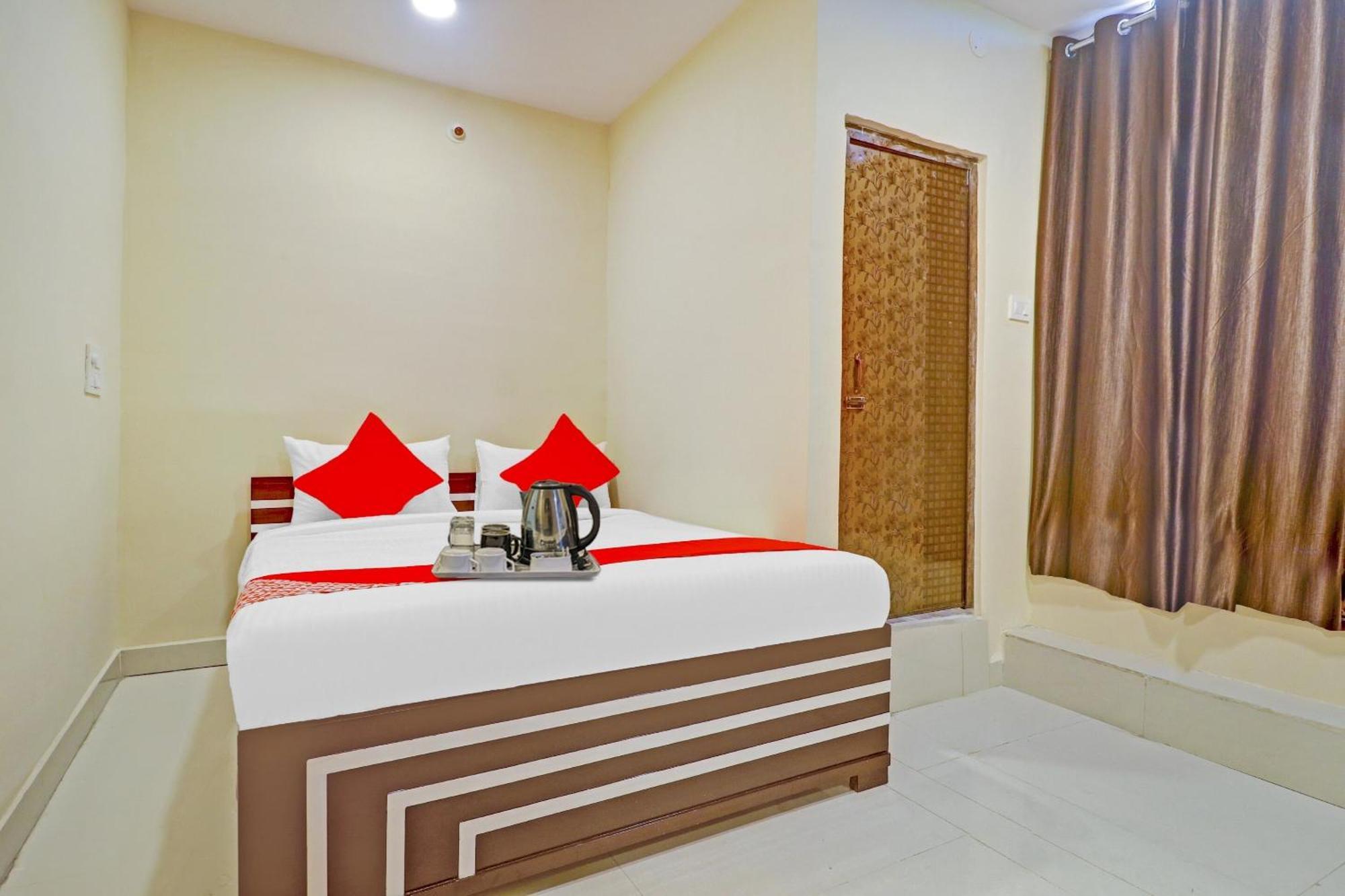 Hotel O Aayush Stay Inn Hyderabad Ngoại thất bức ảnh