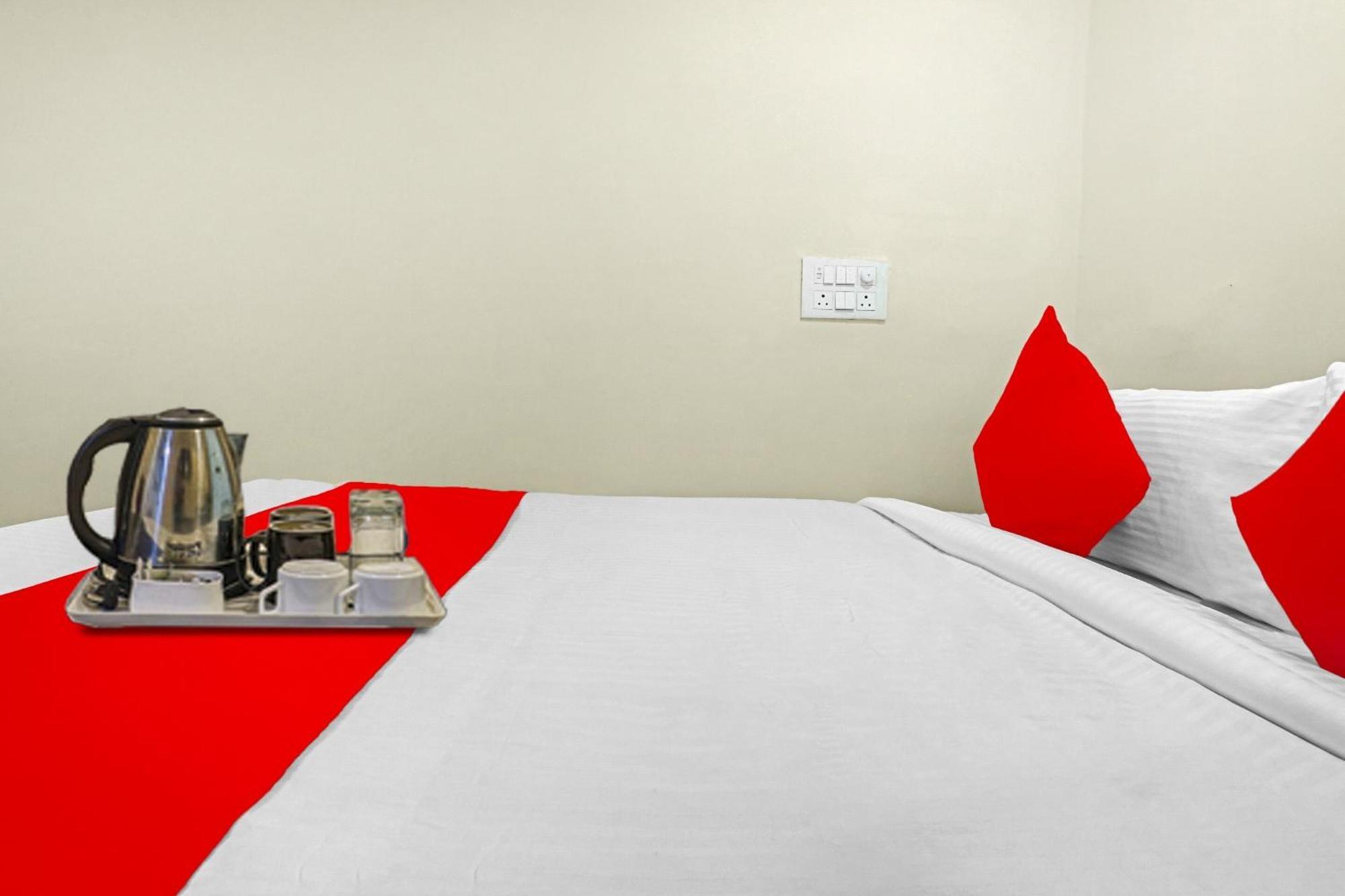 Hotel O Aayush Stay Inn Hyderabad Ngoại thất bức ảnh