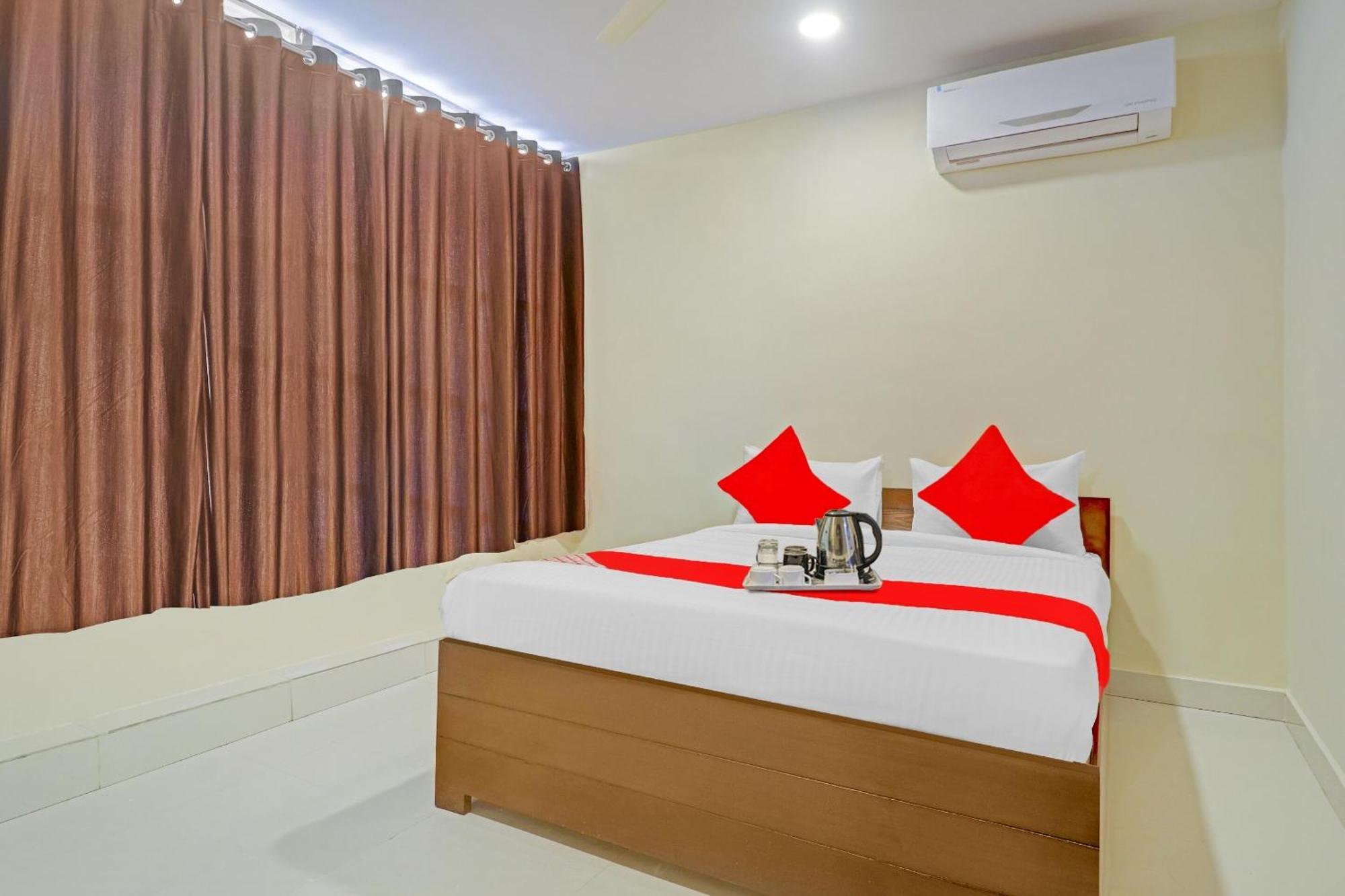 Hotel O Aayush Stay Inn Hyderabad Ngoại thất bức ảnh