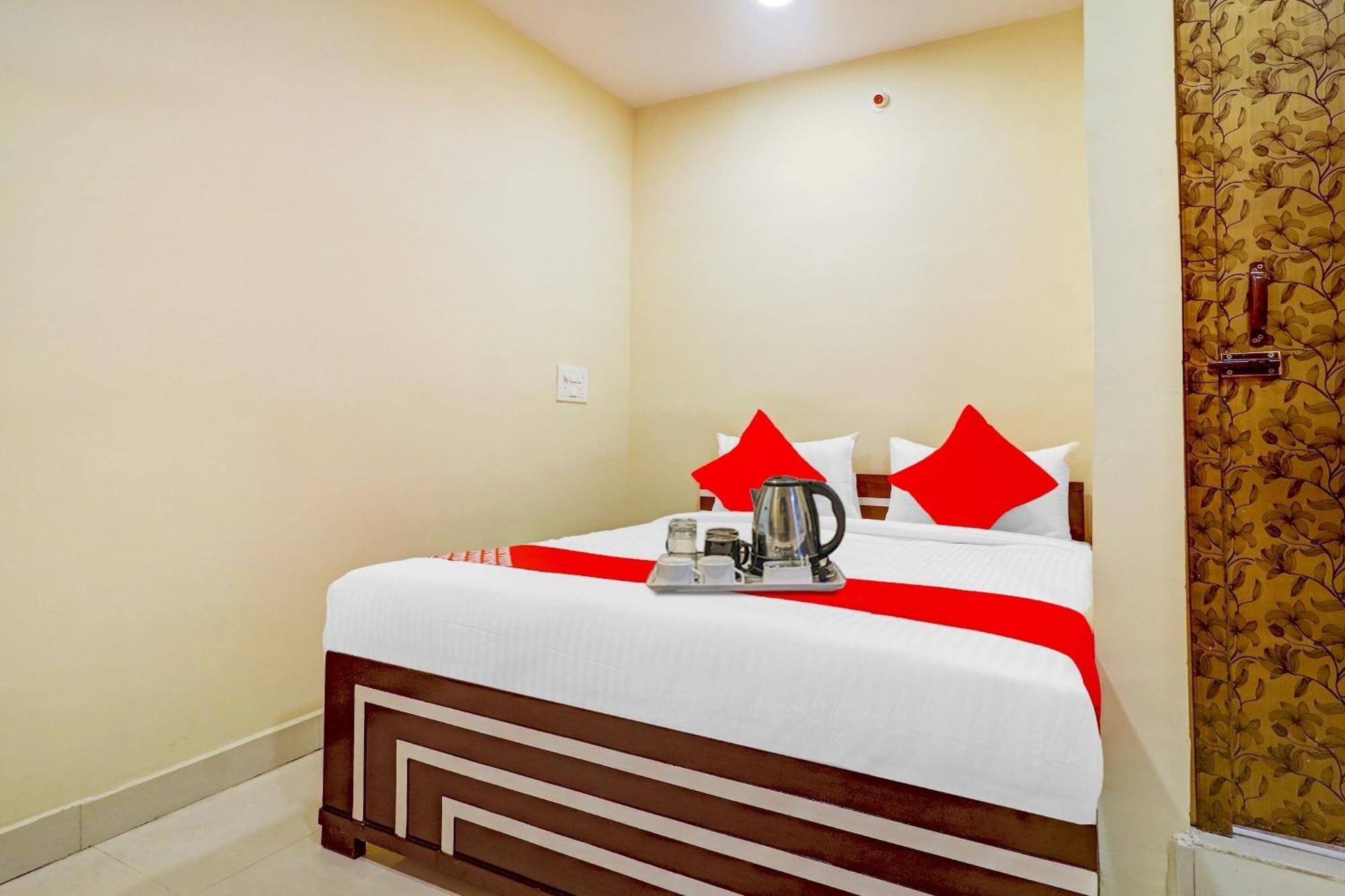 Hotel O Aayush Stay Inn Hyderabad Ngoại thất bức ảnh
