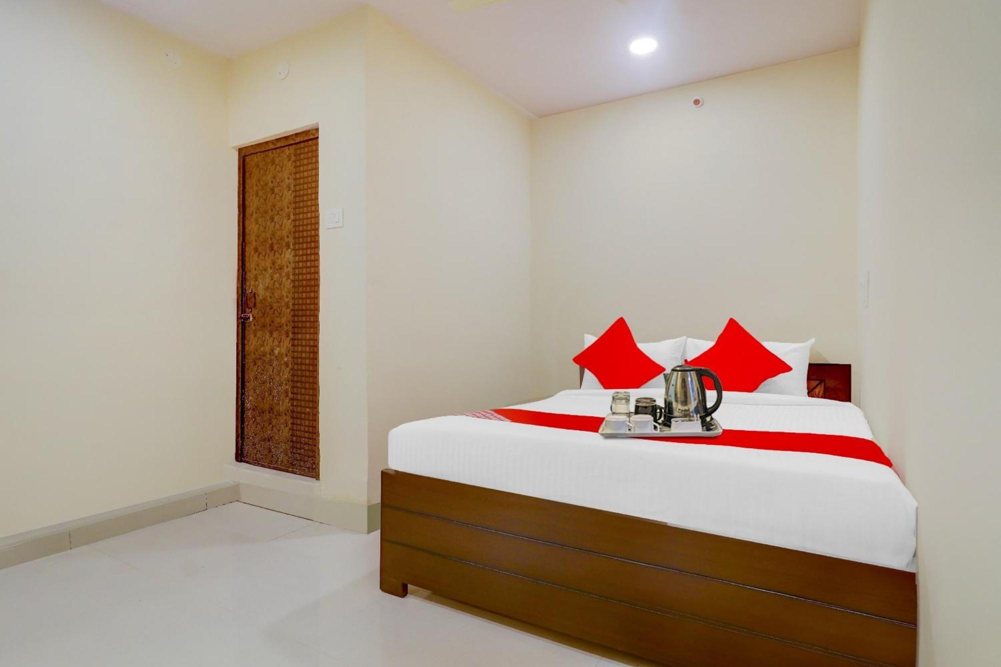 Hotel O Aayush Stay Inn Hyderabad Ngoại thất bức ảnh