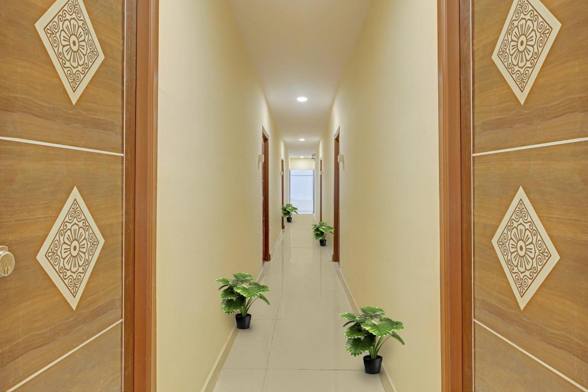 Hotel O Aayush Stay Inn Hyderabad Ngoại thất bức ảnh
